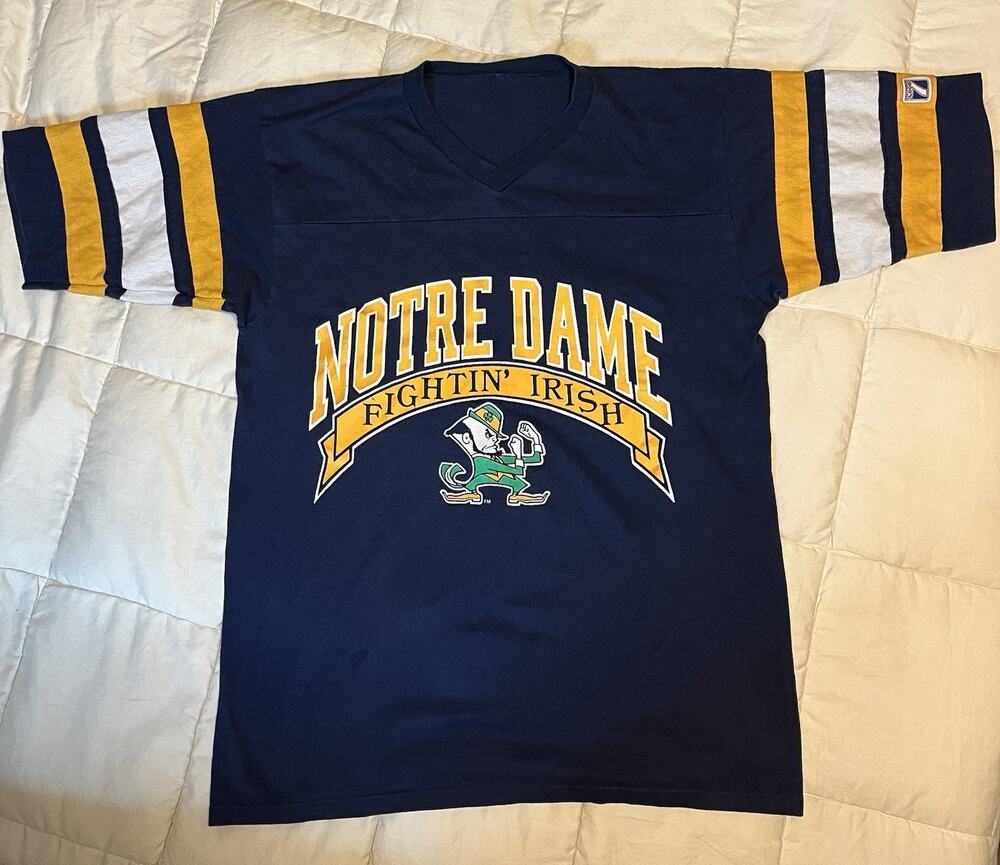 Notre Dame Fighting Irish Logo 7 V-neck Single Stitch T-shirt Large Vintage 90s